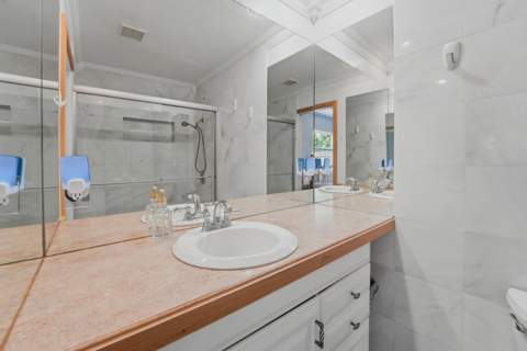 8645 SE Alabama Place, Hobe Sound FL - photo 16 of 52