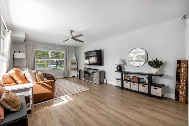 2 bedroom Townhouse at 8135 Bridgewater Court #35C, Wellesley At Lake Clarke Shores, Lake Clarke Shores — photo 3