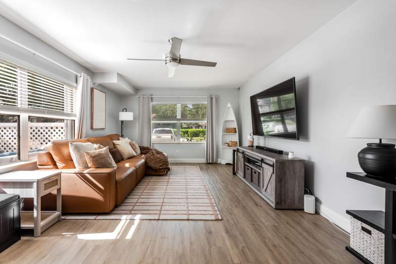 2 bedroom Townhouse at 8135 Bridgewater Court #35C, Wellesley At Lake Clarke Shores, Lake Clarke Shores — photo 4