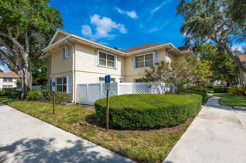 2 bedroom Townhouse at 8135 Bridgewater Court #35C, Wellesley At Lake Clarke Shores, Lake Clarke Shores — photo 2