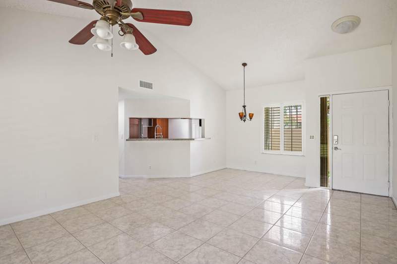 2 bedroom Townhouse at 14 Vía De Casas Sur #103, South Lake Condo, Boynton Beach — photo 5