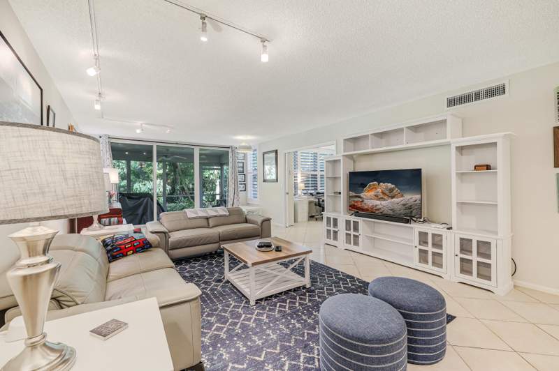 3 bedroom Condominium at 933 Cypress Grove Drive #103, Palm-Aire Country Club, Pompano Beach — photo 5