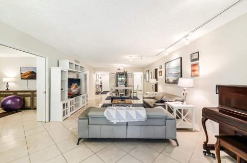 933 Cypress Grove Drive #103, Pompano Beach FL - photo 8 of 45