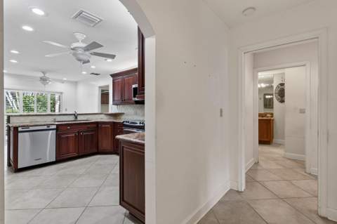 11453 Shady Oaks Lane, North Palm Beach FL - photo 17 of 72