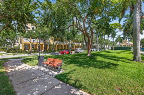 128 W Royal Palm Circle #101, Jupiter FL - photo 7 of 78