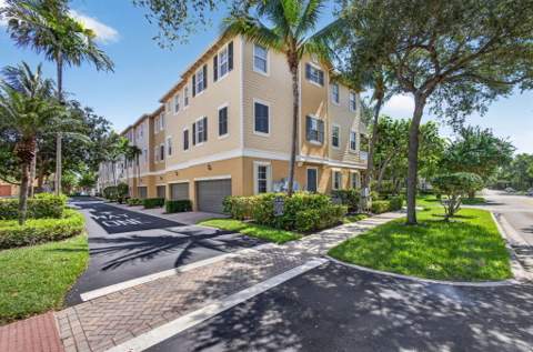 128 W Royal Palm Circle #101, Jupiter FL - photo 8 of 78