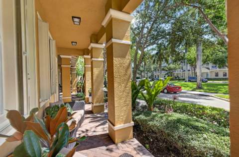 128 W Royal Palm Circle #101, Jupiter FL - photo 11 of 78