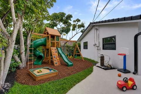 5561 NE 26th Avenue, Fort Lauderdale FL - photo 19 of 50