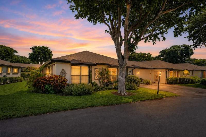 2 bedroom Villa at 4762 Greentree Drive #A, Greentree Villas Condo, Boynton Beach — photo 2