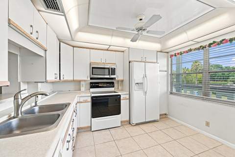 2901 Victoria Circle #D2, Coconut Creek FL - photo 10 of 50