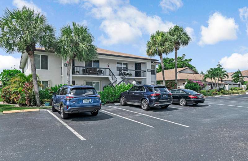 2 bedroom Condominium at 5844 Areca Palm Court #C, Palm Greens At Villa Del Ray Condo II, Delray Beach — photo 2