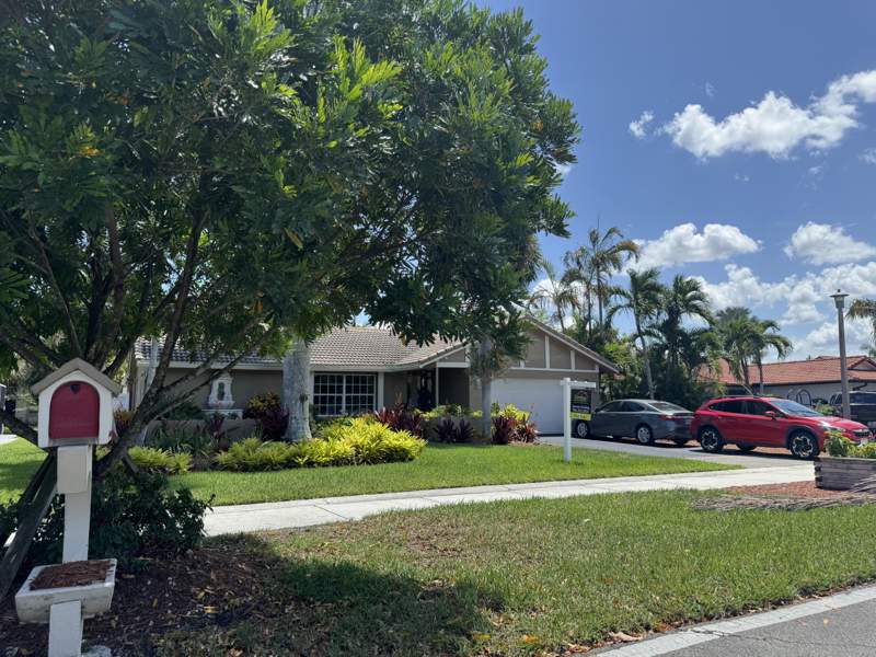 3 bedroom Single Family Residence at 11954 NW 24th Street, Coral Springs Country Club, Coral Springs — photo 3