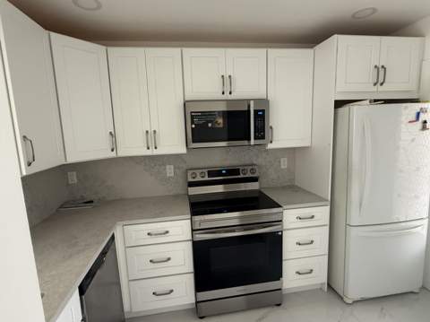 460 Paradise Isle Boulevard #101, Hallandale Beach FL - photo 13 of 37