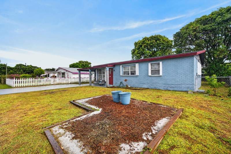 3 bedroom Single Family Residence at 741 NW 17th Court, Liberty Park Estates Sec 2, Pompano Beach — photo 2