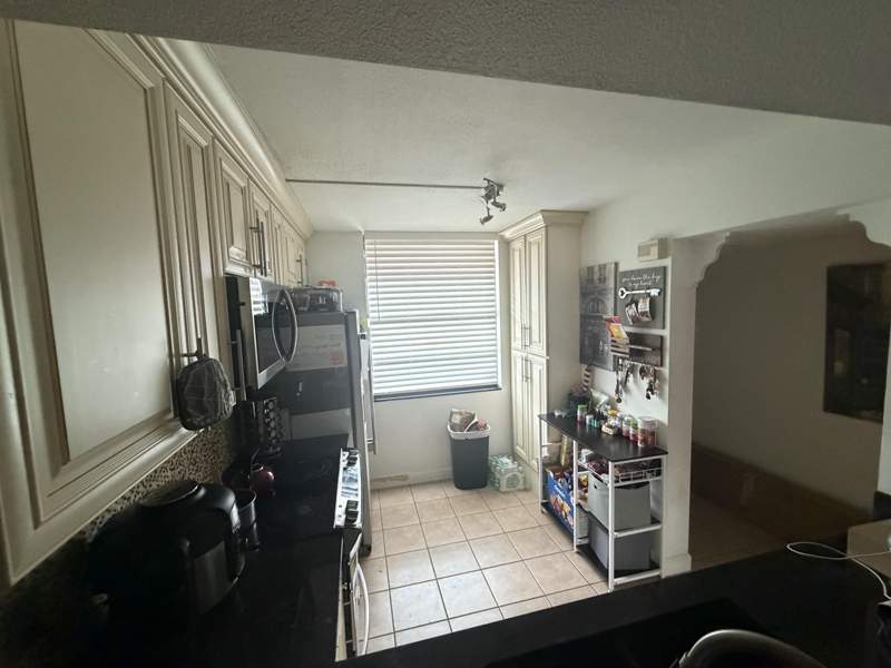 2 bedroom Condominium at 1711 Whitehall Drive #201, Condo 23 Of Whitehall Condos, Davie — photo 4