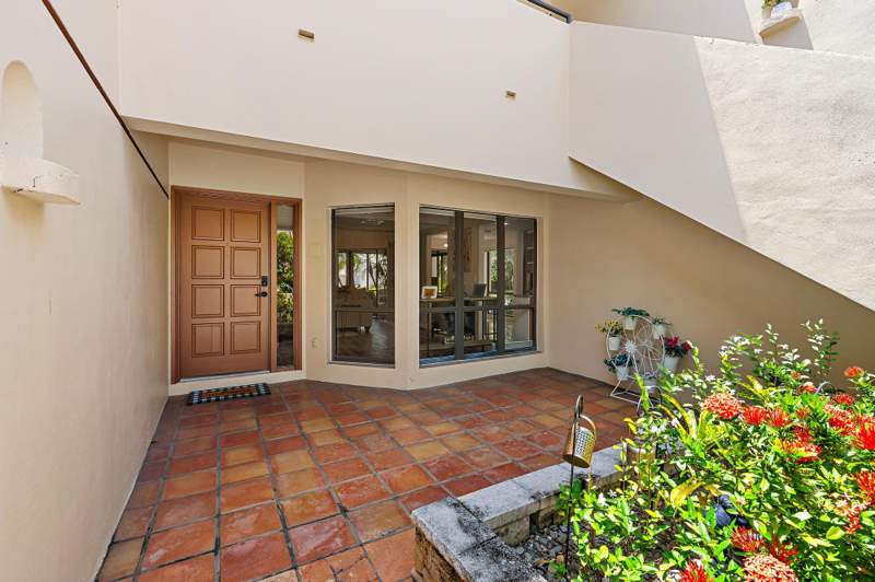 2 bedroom Condominium at 111 Waterview Drive #1110, Lakes Condo, Palm Beach Gardens — photo 2