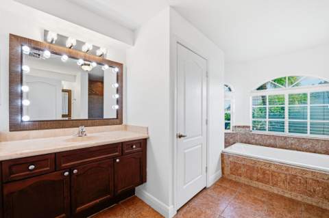 5476 NW Boydga Avenue, Port St. Lucie FL - photo 10 of 36