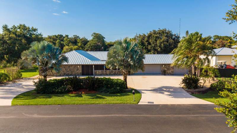 4 bedroom Single Family Residence at 3504 Fontaneda Avenue, Dark Hammock Unit 2, Fort Pierce — photo 3