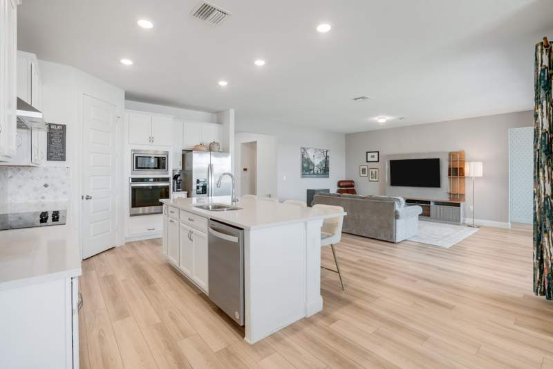 4 bedroom Single Family Residence at 6801 NW Cloverdale Avenue, Ltc Ranch West Phase 1, Port St. Lucie — photo 3