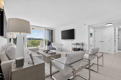 2295 S Ocean Boulevard #418, Palm Beach FL - photo 9 of 28