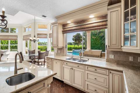 221 Thornton Drive, Palm Beach Gardens FL - photo 14 of 51