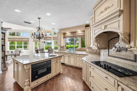 221 Thornton Drive, Palm Beach Gardens FL - photo 13 of 51