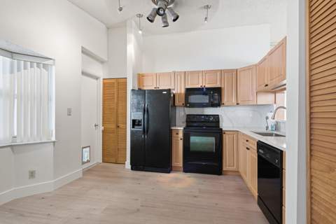 8300 SW 41st Street, Davie FL - photo 8 of 27