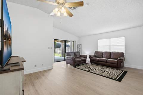 8300 SW 41st Street, Davie FL - photo 12 of 27