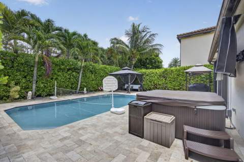 4577 Willow Run Way, Lake Worth FL - photo 13 of 54