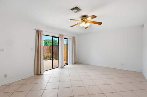 2625 SE 5th Circle, Boynton Beach FL - photo 7 of 31