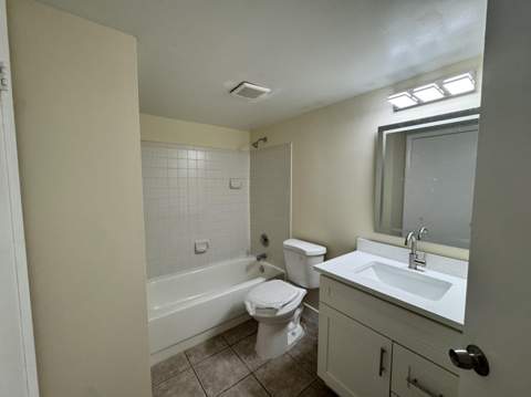 938 Coral Club Drive #938, Coral Springs FL - photo 8 of 9