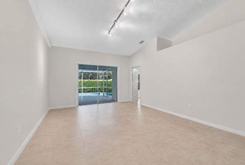 8482 Logia Circle, Boynton Beach FL - photo 13 of 91