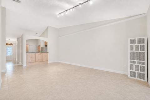 8482 Logia Circle, Boynton Beach FL - photo 19 of 91