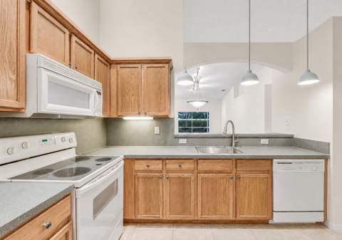 8482 Logia Circle, Boynton Beach FL - photo 17 of 91