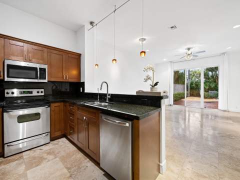 1226 NE 14th Avenue, Fort Lauderdale FL - photo 8 of 26