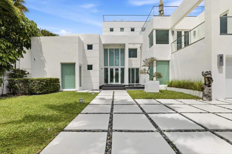 5 bedroom Single Family Residence at 3017 N Atlantic Boulevard, Lauderdale Beach, Fort Lauderdale — photo 3