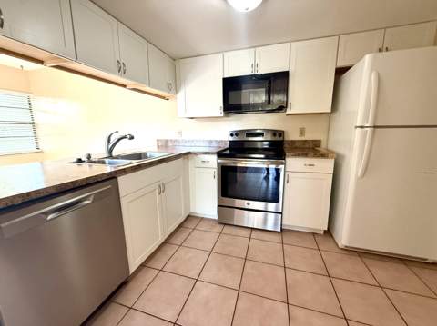 3100 SE Brook Street, Stuart FL - photo 8 of 28