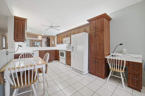 7643 Granville Drive #210, Tamarac FL - photo 8 of 30
