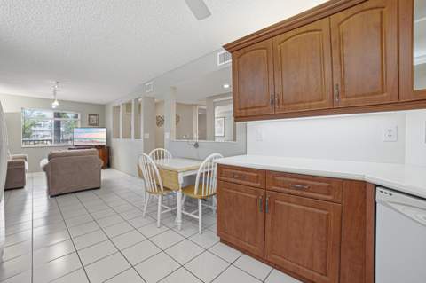 7643 Granville Drive #210, Tamarac FL - photo 10 of 30