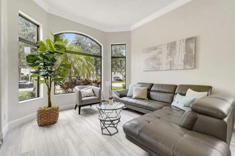 6041 SW 195th Avenue, Pembroke Pines FL - photo 6 of 52