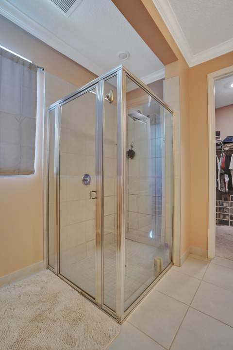 4147 Rosa Drive, Deerfield Beach FL - photo 9 of 39