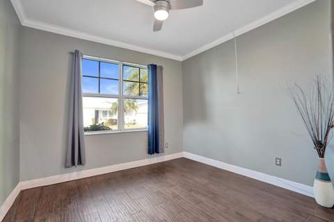 4147 Rosa Drive, Deerfield Beach FL - photo 14 of 39
