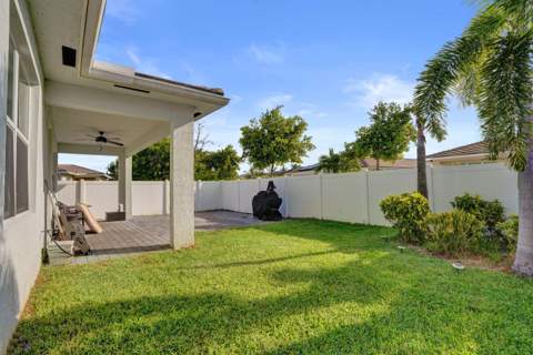 4147 Rosa Drive, Deerfield Beach FL - photo 22 of 39
