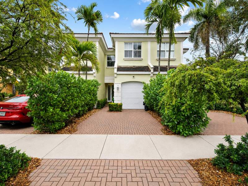 3 bedroom Townhouse at 1226 NE 14th Avenue, Progresso, Fort Lauderdale — photo 2
