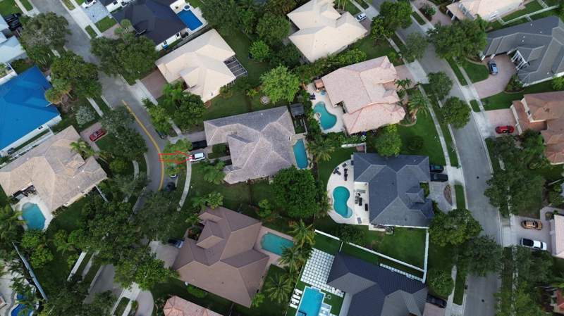 5 bedroom Single Family Residence at 12944 NW 21st Street, Pembroke Falls - Phase 1, Pembroke Pines — photo 4
