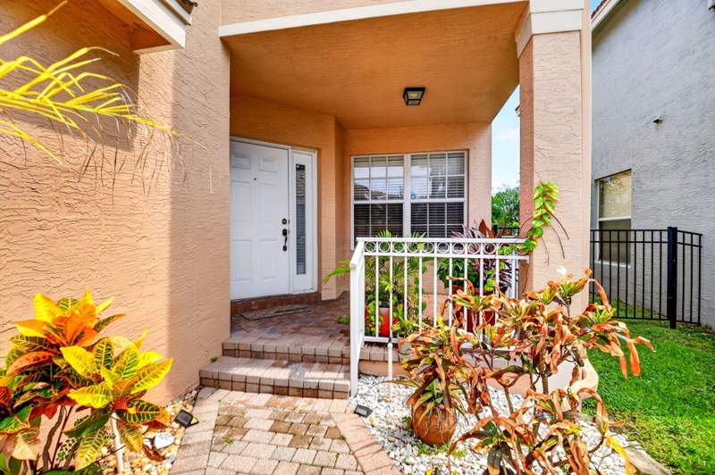 4 bedroom Single Family Residence at 5018 Starblaze Drive, Nautica Isles 4, Greenacres — photo 5