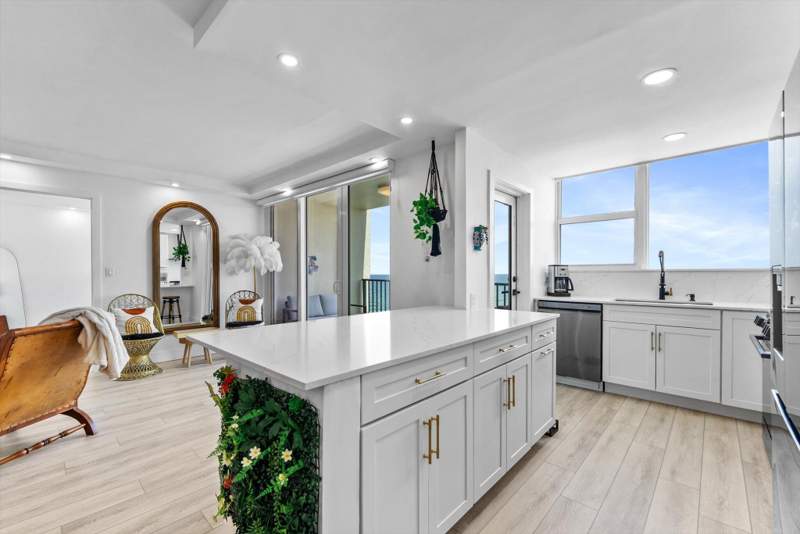 2 bedroom Condominium at 1237 Hillsboro Mile #604, Port De Mer Condo, Hillsboro Beach — photo 5