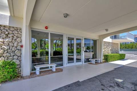 125 S Ocean Avenue #211, Palm Beach Shores FL - photo 7 of 53