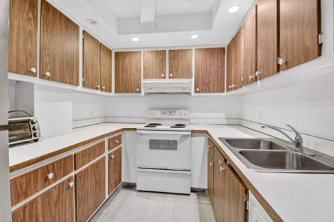 125 S Ocean Avenue #211, Palm Beach Shores FL - photo 16 of 53