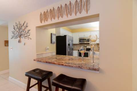 12524 Shoreline Drive #302, Wellington FL - photo 11 of 31